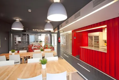 Sant Jordi Hostels Gracia — Foto 4