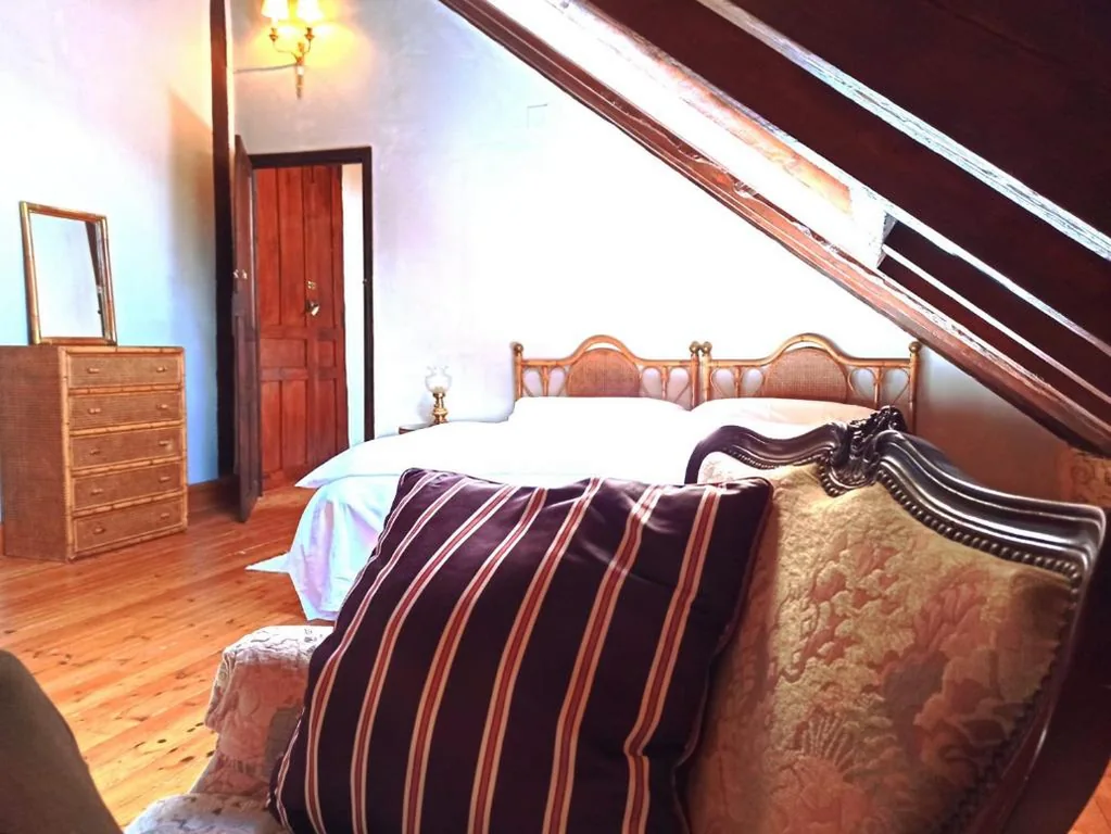 Habitación Doble con baño privado — Santa Emilia