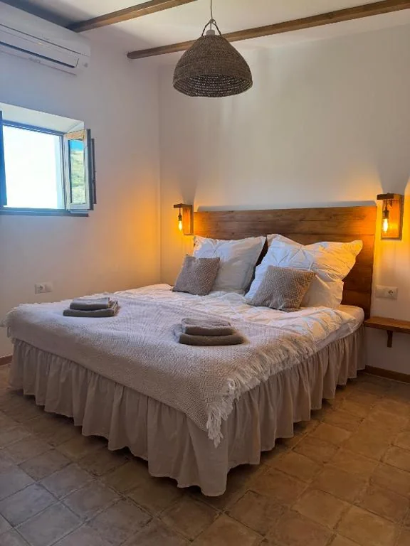 Habitación Doble con vistas a la montaña — Santa Teresa Bed & Breakfast Andalusien