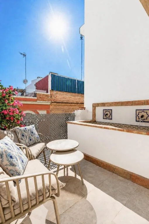 Estudio con terraza — Santas Patronas Olehousing