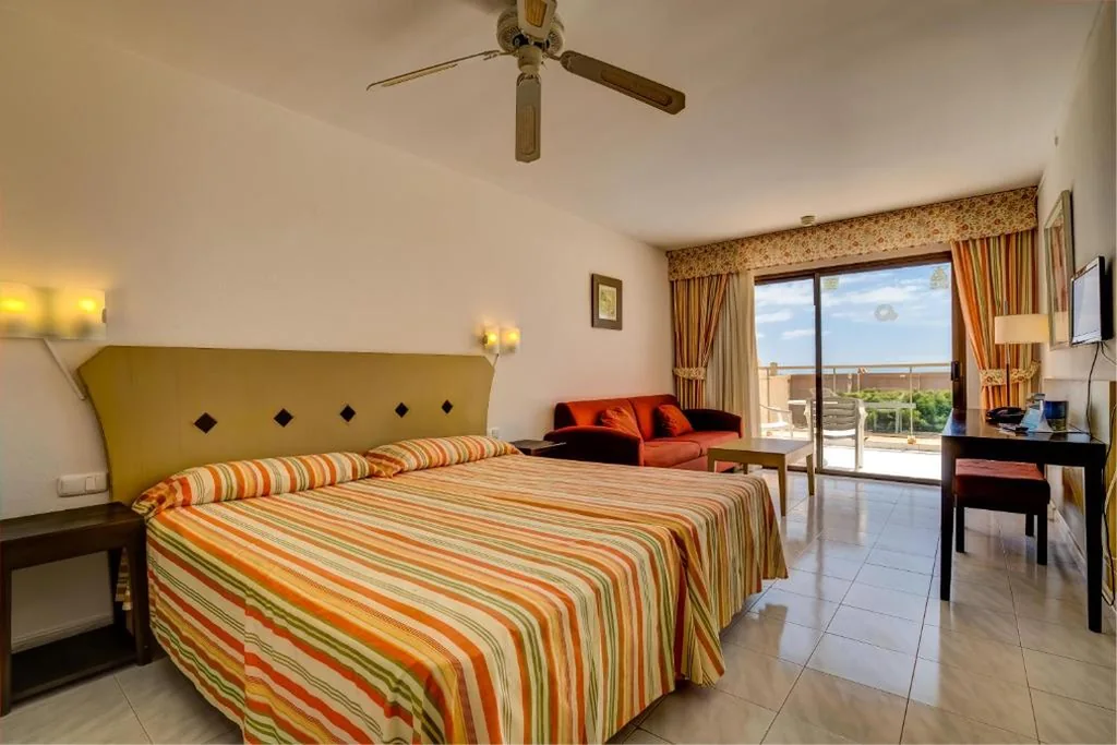 Chambre triple — SBH Taro Beach Hotel