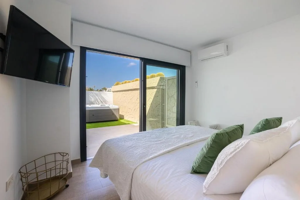 Sea Breeze Villas Lapa and Claca