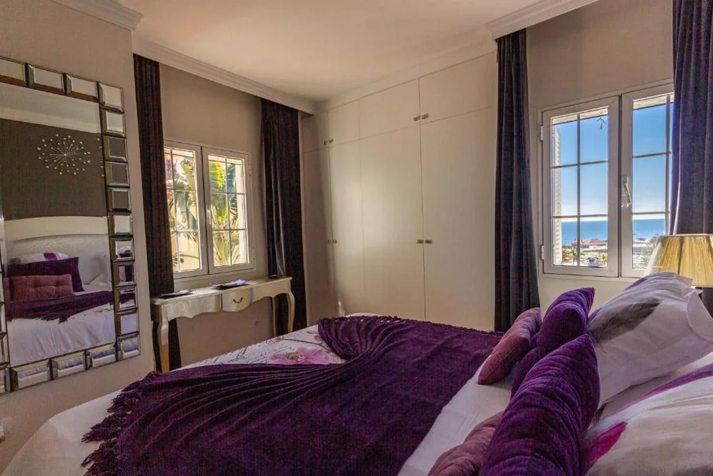 Sea Edge Friendly Holiday Home