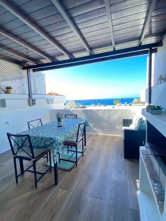 Casa de 2 dormitorios — Sea View Colony Club 3 baths 2 bedroms 140m and beachside