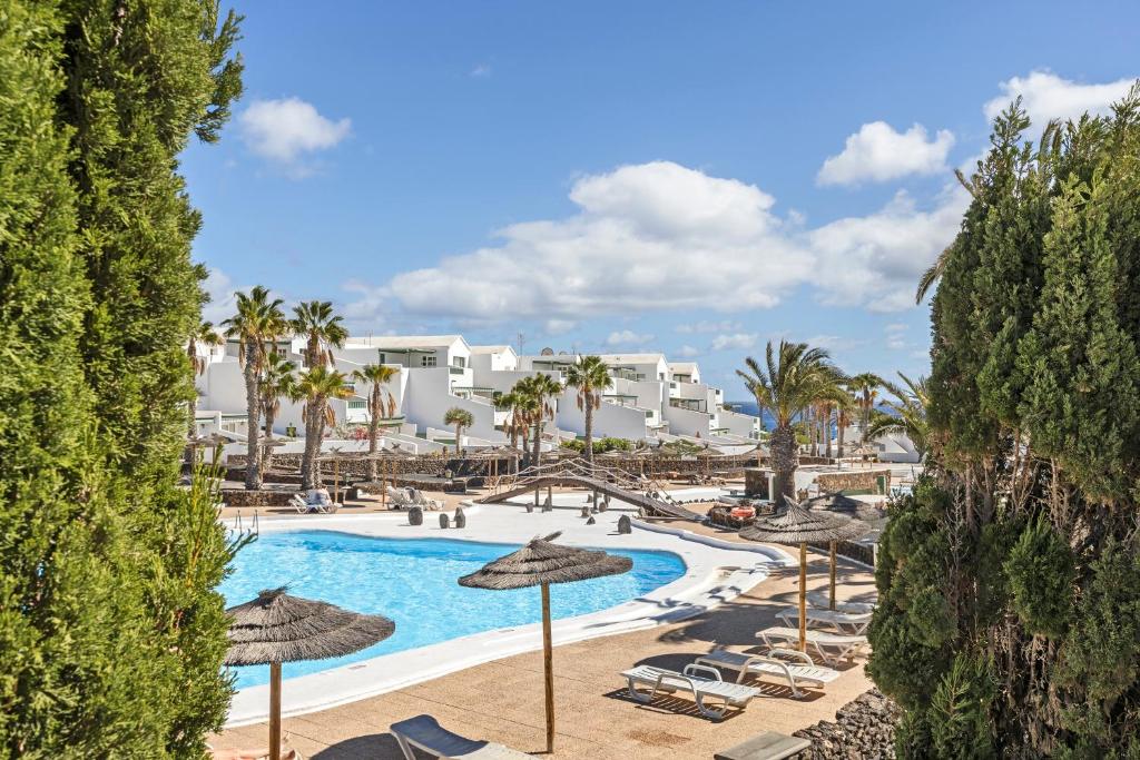 Sea View Villa, Pool & 2 min to Beach