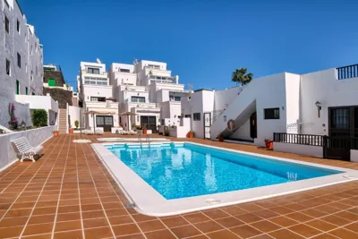 Sea Waves Lanzarote- 500m from Playa Grande, Pool and Terrace By Lanzarote Vacation Homes — foto 4