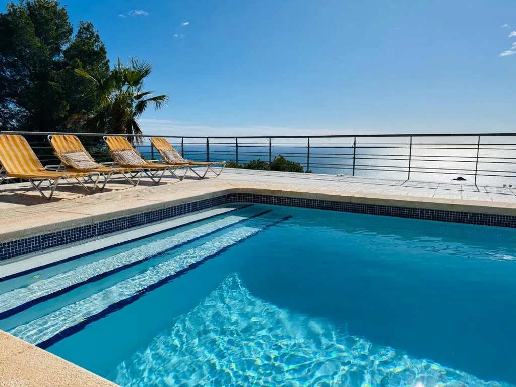 Seaview 6br villa with private pool