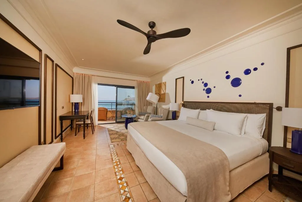 海を正面に望むジュニアスイート — Secrets Bahía Real Resort & Spa - Adults only - Hyatt Inclusive Collection