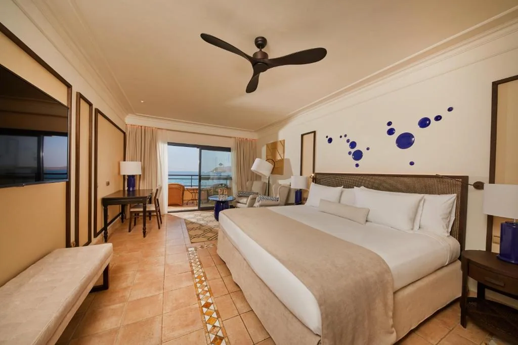 海を正面に望むPreferred Clubジュニアスイート — Secrets Bahía Real Resort & Spa - Adults only - Hyatt Inclusive Collection