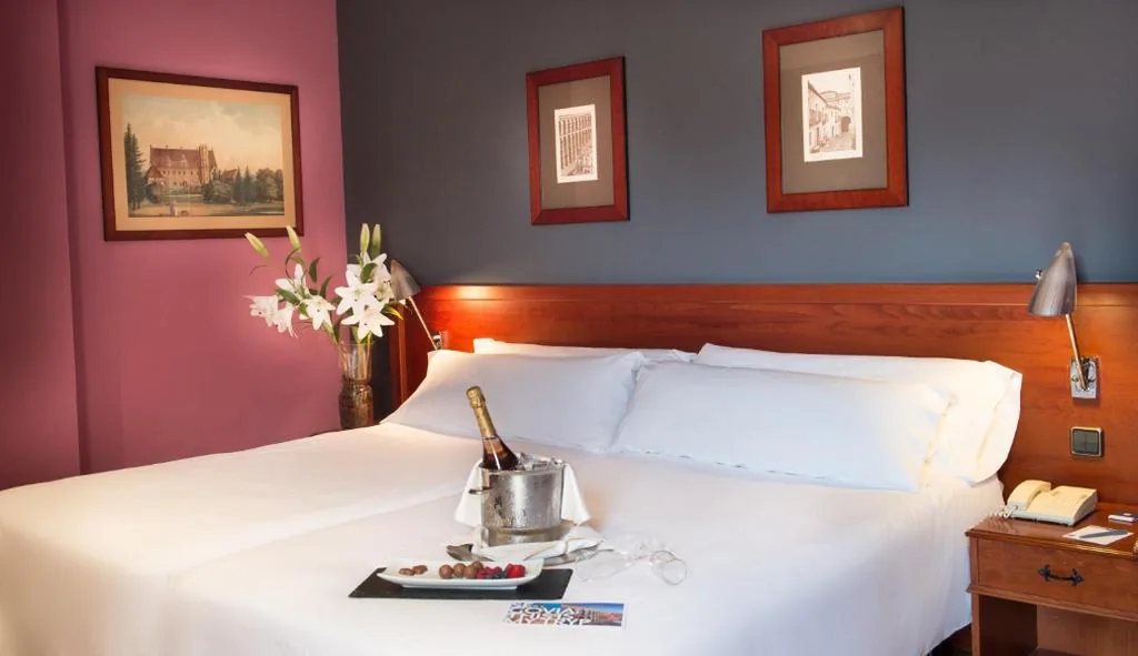 Habitación Doble con paquete de San Valentín — Segovia Sierra de Guadarrama