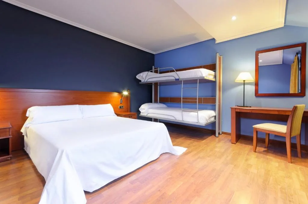Habitación Familiar (2 adultos y 2 niños) — Segovia Sierra de Guadarrama