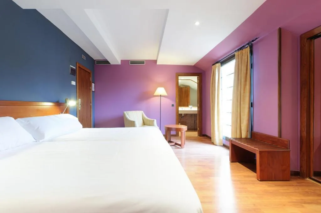 Habitación Triple Básica — Segovia Sierra de Guadarrama