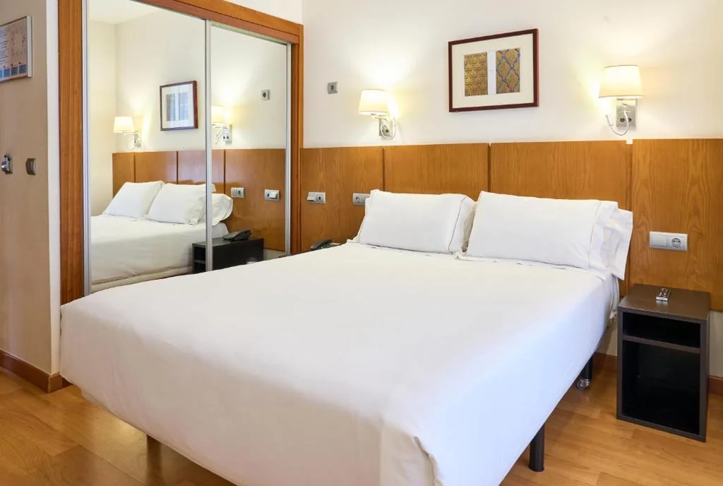 Economy Double Room — Senator Granada