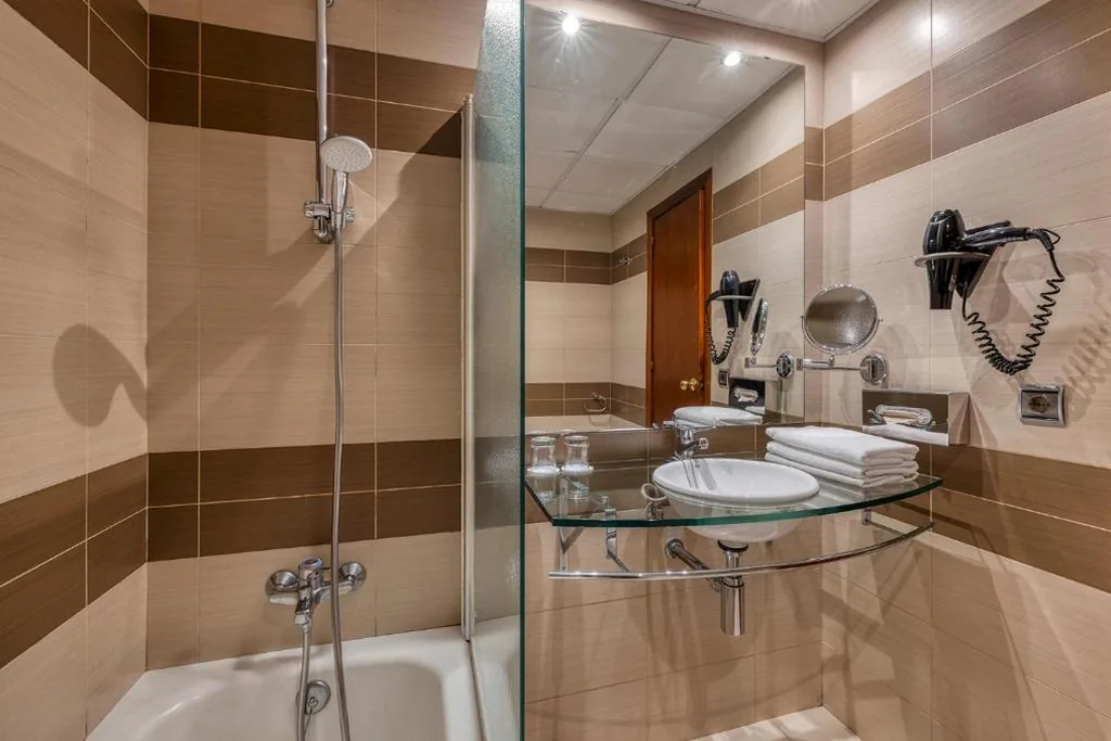 Double Room with Extra Bed - 1 or 2 Beds (2 Adults + 1 Child) — Senator Huelva