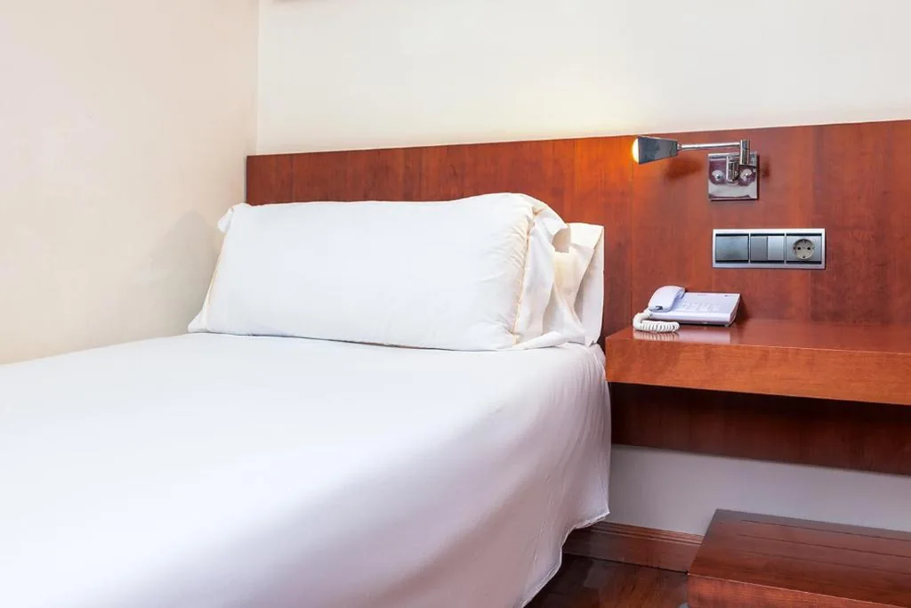 Single Room — Senator Huelva