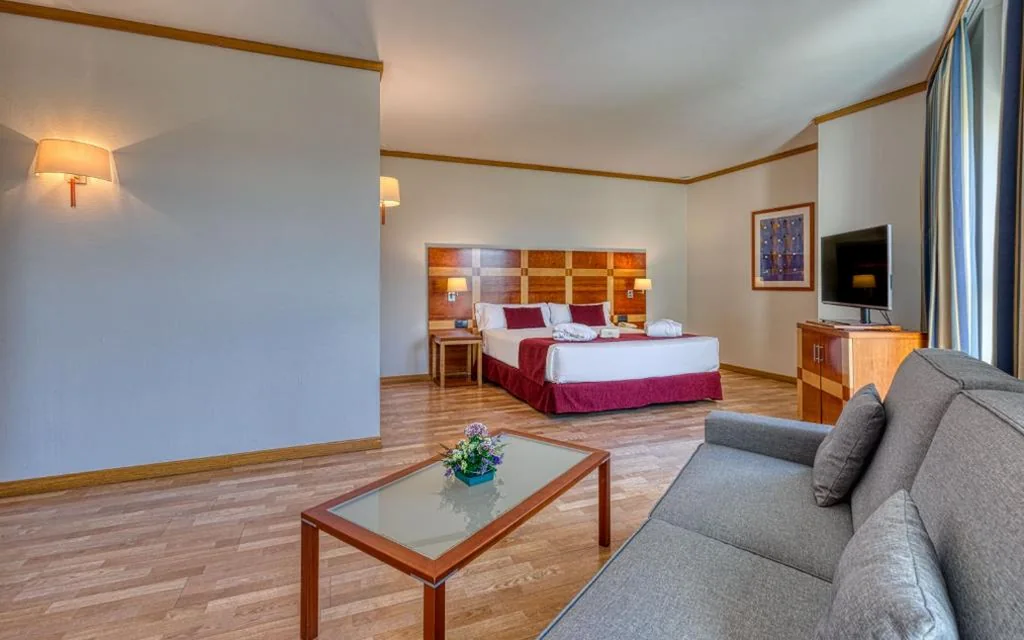 Superior Double Room (3 Adults) — Senator Parque Central