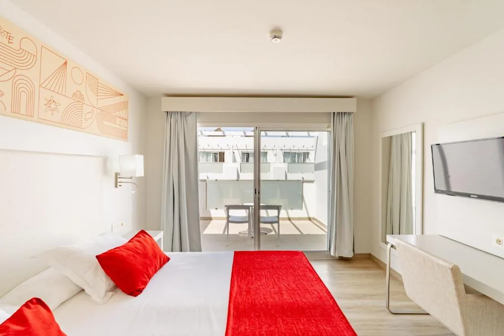 Habitación Doble Básica — SENTIDO Aequora Lanzarote Suites