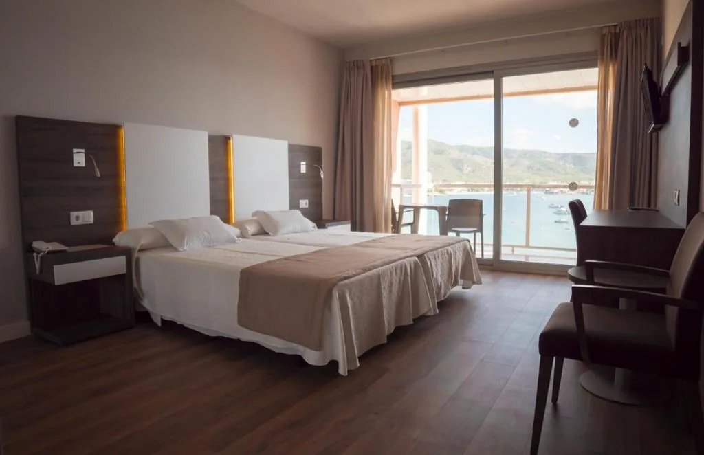 Camera familiare con vista mare — Seramar Hotel Comodoro Playa