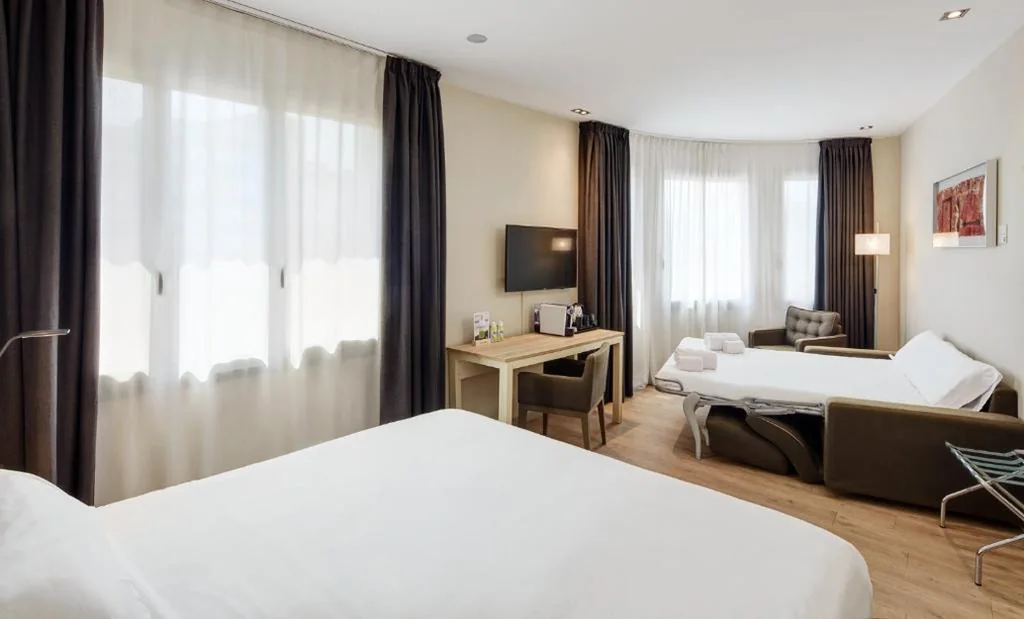 スーペリアダブルルーム — Sercotel Amister Art Hotel Barcelona