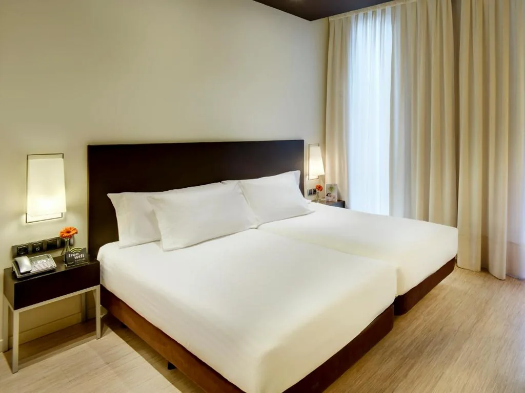 Suite Junior Triple — Sercotel Boulevard Vitoria-Gasteiz