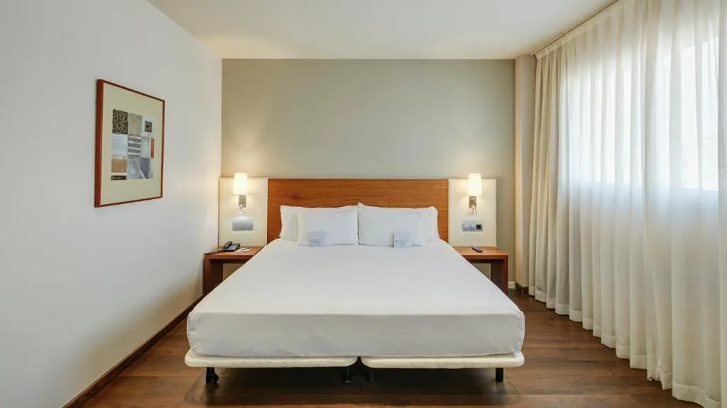 エキストラベッド付きスーペリアルーム — Sercotel Ciutat de Montcada