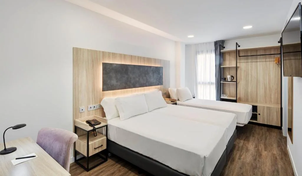 Habitación Triple — Sercotel Córdoba Delicias
