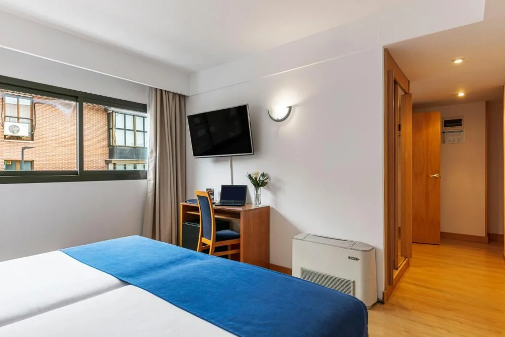 Doppelzimmer mit 2 Einzelbetten — Sercotel de los Reyes