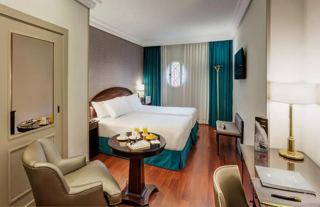 Tweepersoonskamer met 2 bedden — Sercotel Gran Hotel Conde Duque