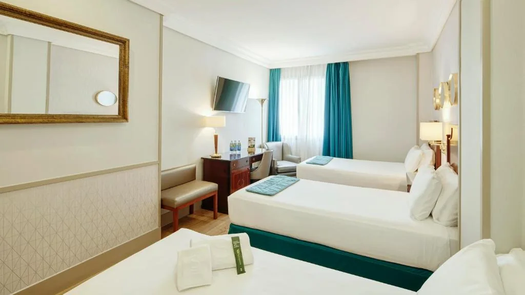 Tweepersoonskamer met extra bed — Sercotel Gran Hotel Conde Duque