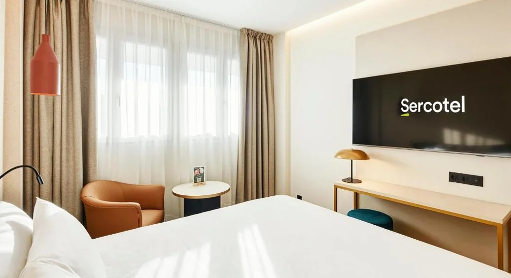 Doppelzimmer mit Balkon – 1 oder 2 Betten — Sercotel HMO Martina