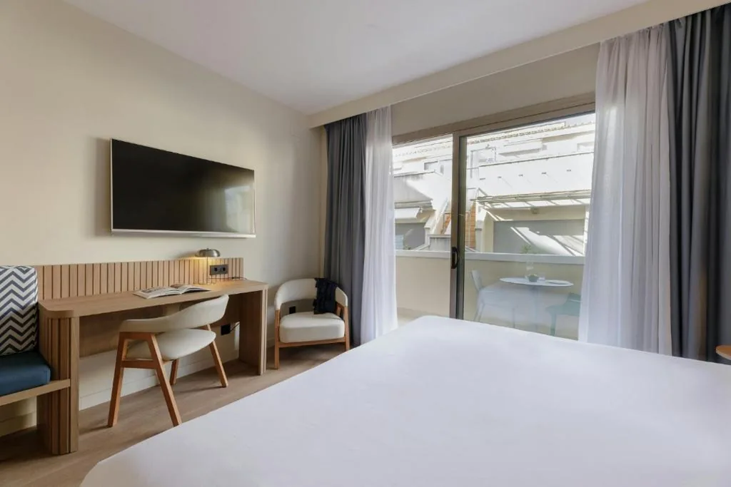 Camera doppia classica con balcone — Sercotel Kalma Sitges