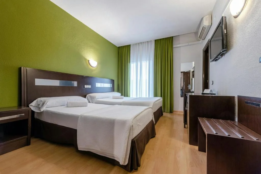 Camera tripla — Sercotel Las Estrellas