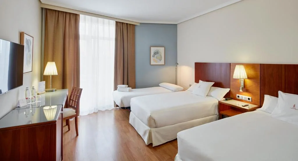 Familienzimmer (2 Erwachsene + 1 Kind) — Sercotel Los Llanos