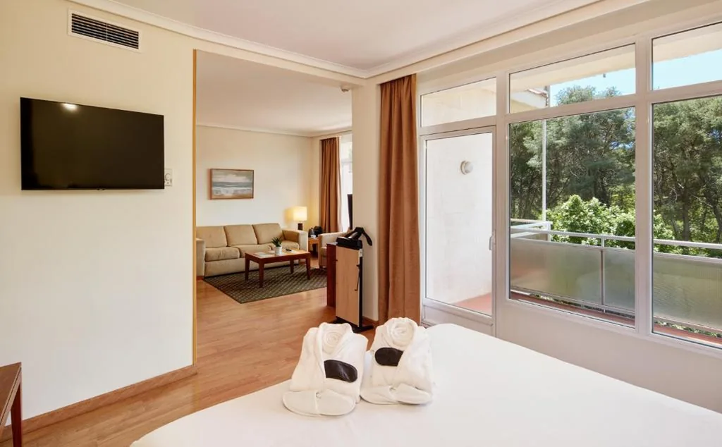 Junior Suite (2 Erwachsene + 1 Kind) — Sercotel Los Llanos