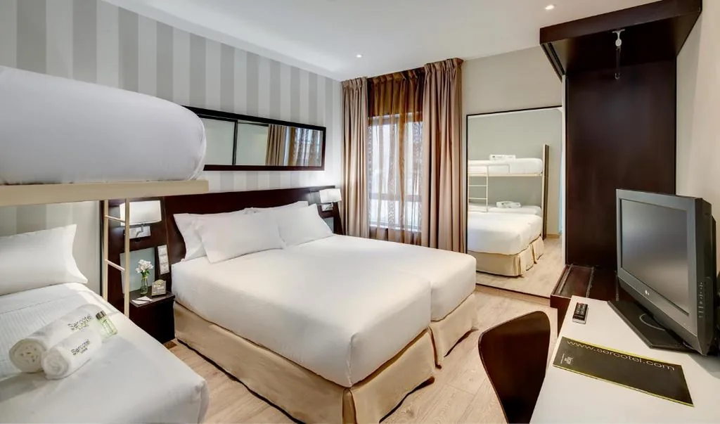 Vierbettzimmer — Sercotel Madrid Aeropuerto