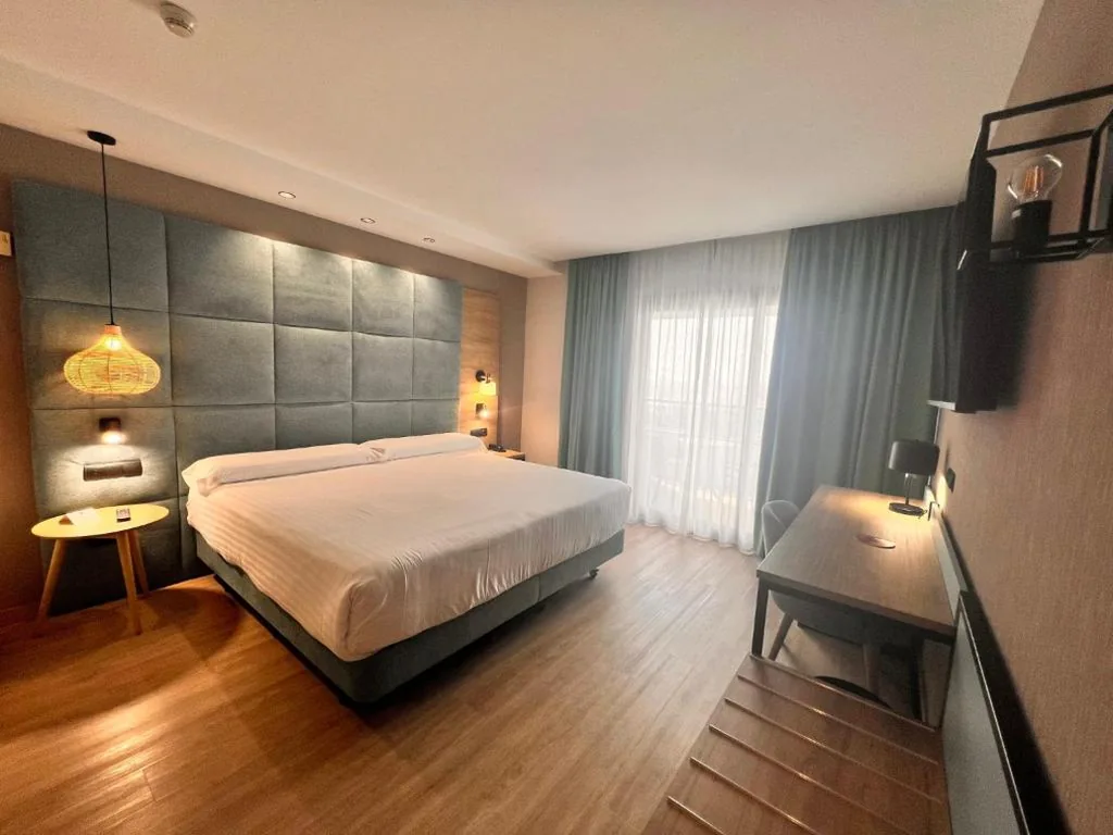 Superior tweepersoonskamer - 1 of 2 bedden — Sercotel Maya Alicante