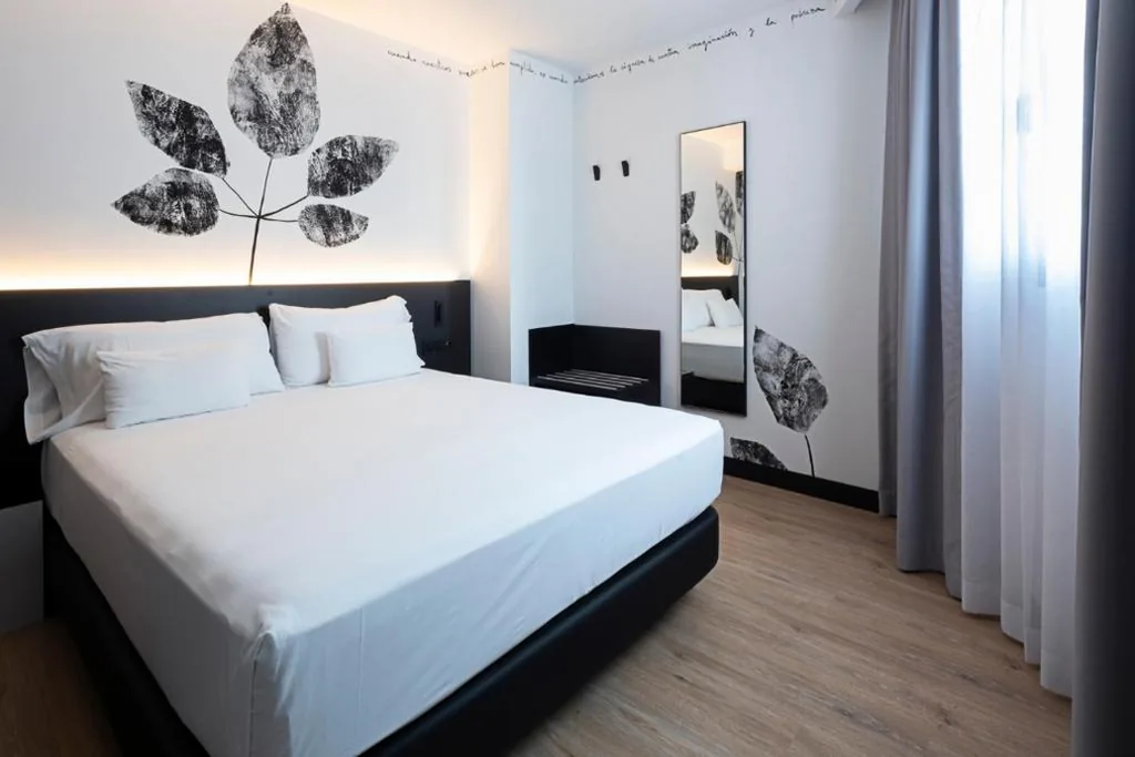 Superior Suite — Sercotel Plana Suites