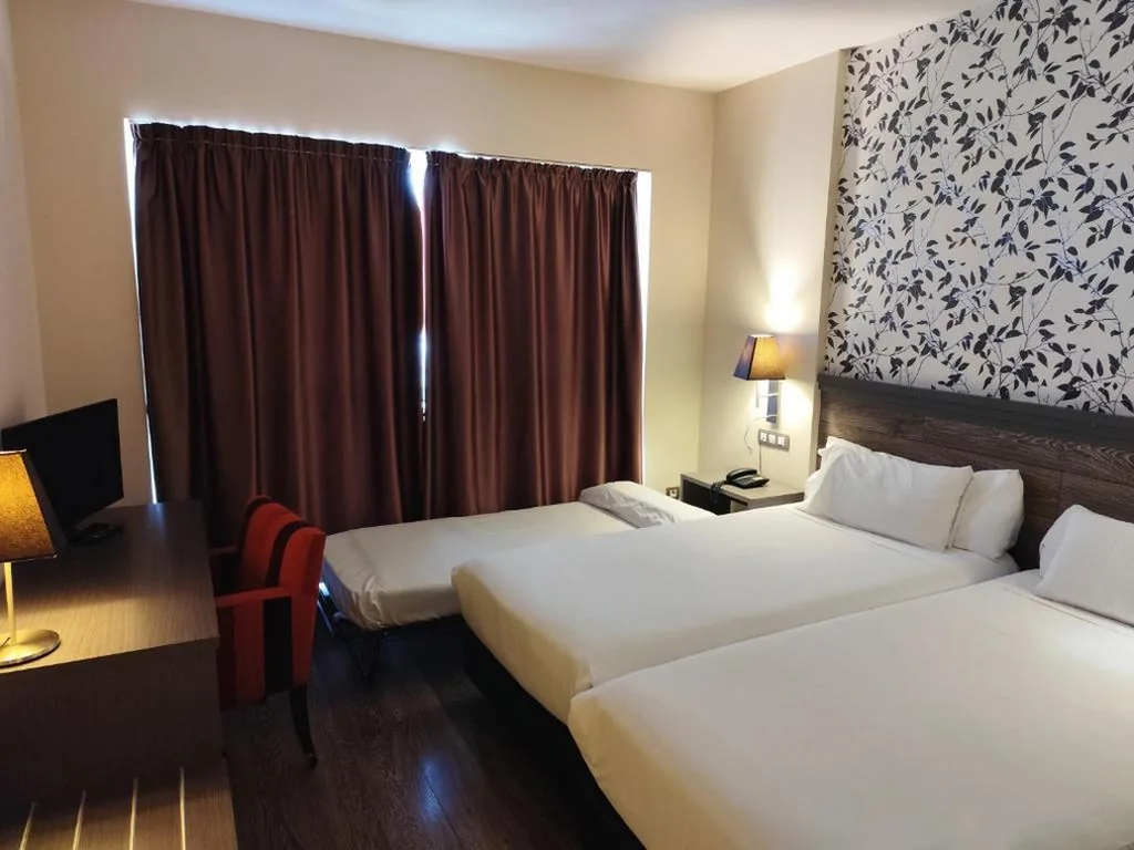 Habitación Doble con cama supletoria - 1 o 2 camas — Sercotel Plaza Feria