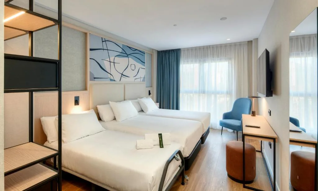 Habitación Triple — Sercotel Rosaleda Málaga
