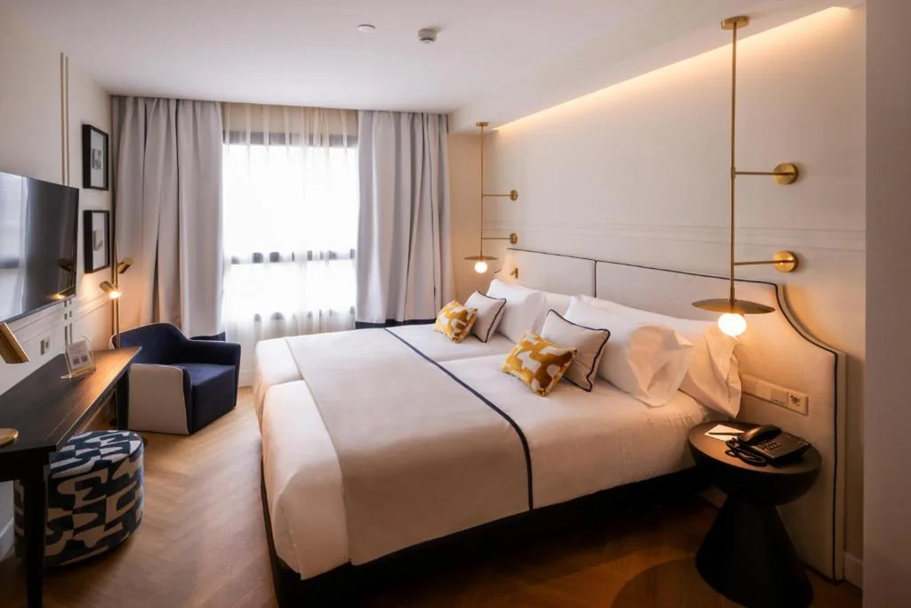 Quarto Familiar Comunicante — Sercotel Sevilla Don Luciano