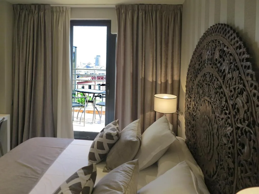 Suite con terrazza e vista sulla città — Serennia Exclusive Rooms