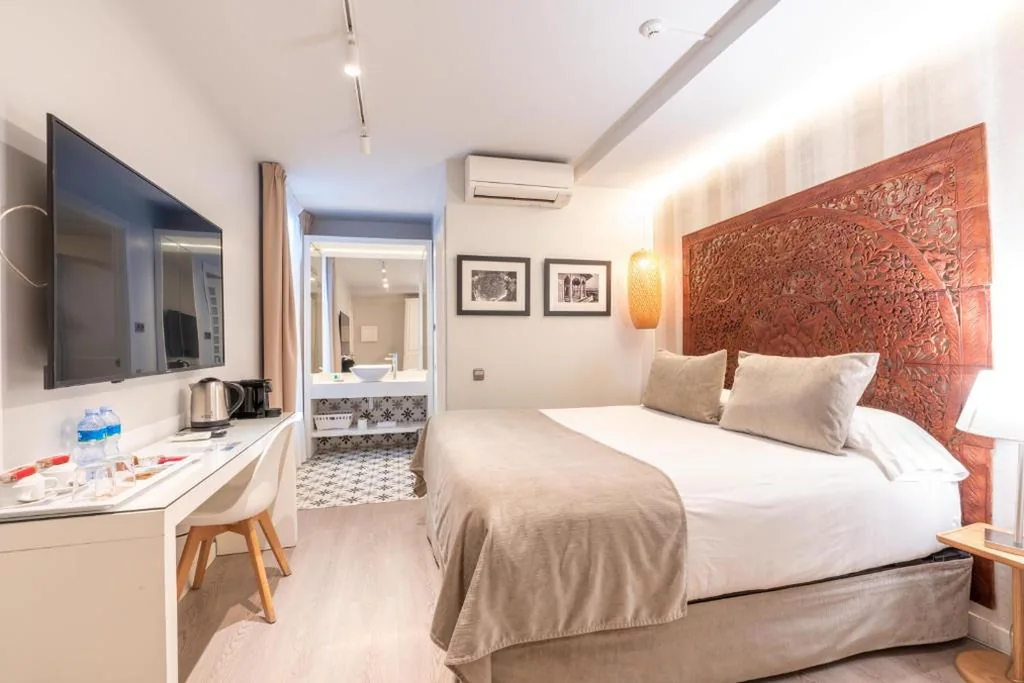 Chambre Double — Serennia Fira Gran Via Exclusive Rooms