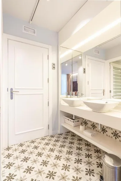 Serennia Fira Gran Via Exclusive Rooms — photo 11