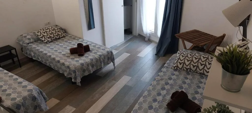 Deluxe-Dreibettzimmer — SERRANO Home