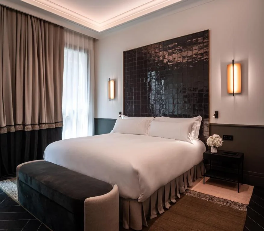 Habitación Doble Deluxe con vistas a la ciudad - 1 o 2 camas — Serras Sevilla