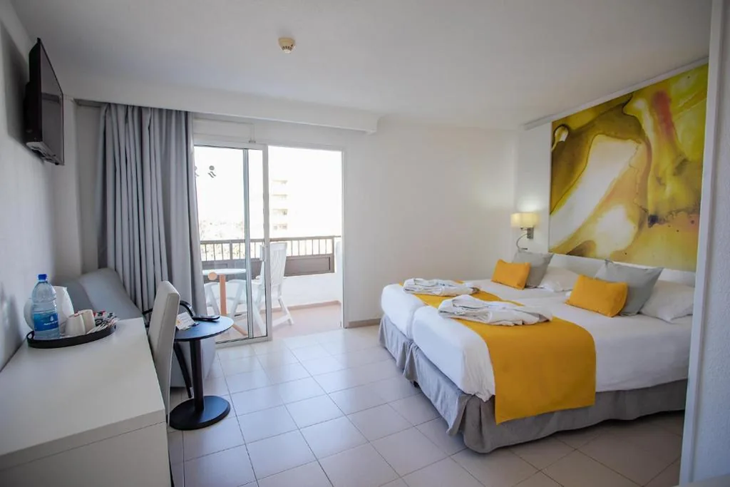 Camera doppia Superior con balcone — Servatur Waikiki