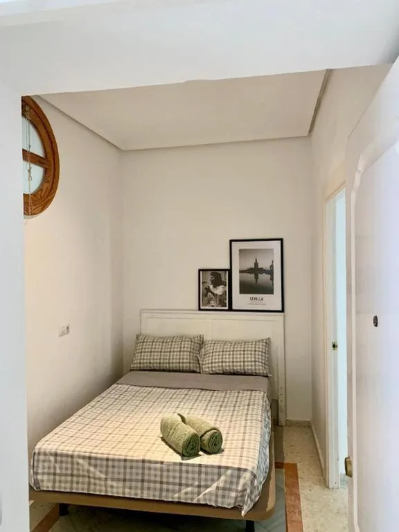 Habitación Doble con balcón — Sevcentral