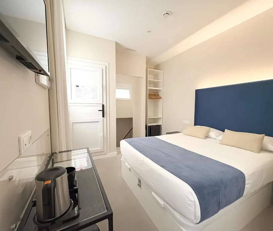 Habitación Doble con terraza — Sevilla DosTorres