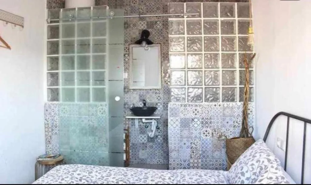 Doppelzimmer mit eigenem Bad — SEVILLA ROOM, VIEW TO THE CITY