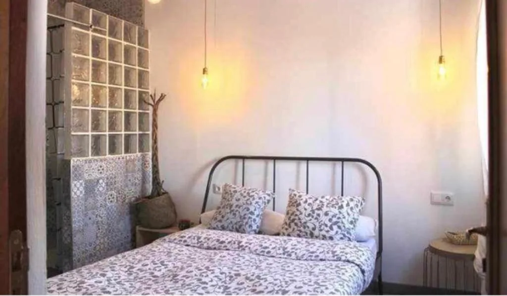 SEVILLA ROOM, VIEW TO THE CITY